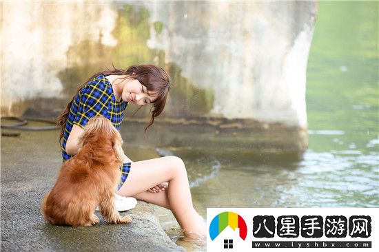 老外玩CSGO的妹子:穿越時(shí)空的游戲?qū)?/></p>1. 跨越國(guó)界的競(jìng)技：CSGO作為一個(gè)全球性游戲，讓來自不同文化背景、語言環(huán)境的玩家們能夠聚集在一起，共同享受射擊競(jìng)技的樂趣。這些“老外玩CSGO的妹子”就是其中的佼佼者，她們不僅克服了語言障礙，還以出色的游戲技巧和戰(zhàn)術(shù)理解，在全球舞臺(tái)上嶄露頭角。</p>2. 時(shí)空穿越的隱喻：雖然“穿越時(shí)空”在現(xiàn)實(shí)中無法實(shí)現(xiàn)，但在這里可以視為一種比喻，用來形容游戲世界的無界限和玩家們?cè)诓煌瑫r(shí)間、不同地點(diǎn)都能參與的便捷性。這些女性玩家仿佛穿越了現(xiàn)實(shí)的界限，進(jìn)入了一個(gè)充滿挑戰(zhàn)與機(jī)遇的虛擬戰(zhàn)場(chǎng)。</p>3. 游戲?qū)沟募ち倚裕篊SGO以其高度的競(jìng)技性和緊張刺激的游戲體驗(yàn)而聞名。在這些女性玩家的參與下，游戲?qū)棺兊酶迂S富多彩。她們不僅需要快速反應(yīng)、精準(zhǔn)射擊，還需要與隊(duì)友緊密配合，制定并執(zhí)行有效的戰(zhàn)術(shù)策略。這種高水平的競(jìng)技對(duì)抗，無疑為游戲增添了更多的看點(diǎn)和樂趣。</p>4. 女性力量的展現(xiàn)：在電競(jìng)領(lǐng)域，女性玩家一直以來都在努力證明自己的實(shí)力。這些“老外玩CSGO的妹子”通過她們的表現(xiàn)，不僅展現(xiàn)了女性在射擊游戲方面的天賦和潛力，也激勵(lì)著更多女性玩家加入到電競(jìng)的行列中來。</p>“老外玩CSGO的妹子：穿越時(shí)空的游戲?qū)埂边@一說法，既是對(duì)這些女性玩家高超技藝的贊美，也是對(duì)電競(jìng)文化多樣性和包容性的體現(xiàn)。在這個(gè)充滿挑戰(zhàn)與機(jī)遇的虛擬世界里，她們用自己的汗水和智慧書寫著屬于自己的傳奇篇章。</p>                <div   id=