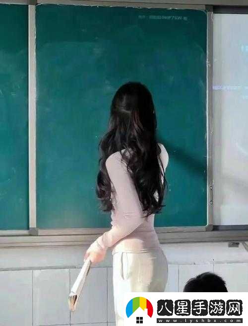 美女老師與學(xué)生一同趣味拔蘿卜的歡樂時光