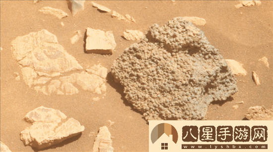 美國(guó)火星車(chē)發(fā)現(xiàn)詭異怪石