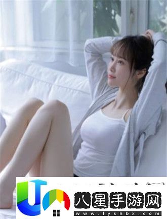 兒子的妻子中字頭2字幸?；橐?></p><p>二、兒子的老婆中字頭2字：與家人相處的點滴智慧</p><p>仲珊很懂得如何與家人相處。她剛嫁過來時，我們這些長輩多少有些擔心，怕年輕人有代溝?？伤眯袆哟蛳祟檻]。每次家庭聚會，她總是主動張羅，幫著婆婆洗碗，和公公聊新聞，甚至還會陪小侄女玩拼圖。仲珊從不抱怨家務(wù)繁瑣，反而樂在其中。她說，幸福婚姻不只是兩個人的事，更是兩個家庭的融合。她用自己的包容和熱情，拉近了彼此的距離。她的這份智慧，讓家庭氛圍總是其樂融融，充滿了歡聲笑語。</p><p>三、兒子的老婆中字頭2字：樂觀面對生活的挑戰(zhàn)</p><p>生活不可能總是一帆風順，仲珊也有自己的壓力。工作上，她是個認真負責的設(shè)計師，經(jīng)常加班到深夜；生活里，偶爾也會遇到婆媳之間的小誤會。可她從不輕易低頭，總能笑著面對。她說，幸?；橐鲂枰活w樂觀的心。記得有一次，兒子因為工作不順心情低落，仲珊沒有多說安慰的話，而是默默陪著他散步，給他講小時候的趣事，直到他臉上露出笑容。她的這種韌性和積極的態(tài)度，不僅感染了兒子，也讓我們這些旁觀者覺得安心又感動。</p><p>四、兒子的老婆中字頭2字：未來歲月的美好期盼</p><p>仲珊和兒子的婚姻還在繼續(xù)書寫屬于他們的故事。她曾笑著說，未來想和兒子一起開一家小小的咖啡店，店里放滿他們旅行時拍的照片，播放他們喜歡的音樂。這樣的夢想聽起來簡單，卻滿載著對生活的熱愛。我們這些做父母的，看著他們攜手向前，心里滿是欣慰。仲珊用她的真心和努力，讓幸?；橐鲎兊糜|手可及。她的樂觀、包容和對家庭的付出，讓我們相信，未來的日子一定會更加溫暖美好，值得所有人去珍惜。</p></article></p>            </div>
            <div   class=